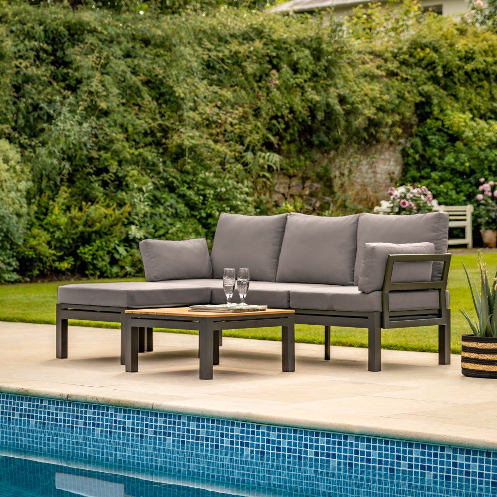 Gallery Outdoor Pescara Lounge Set | Shackletons