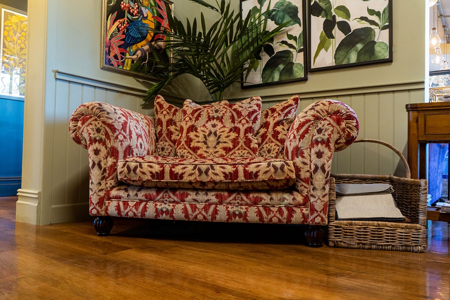 Tetrad Elgar Snuggler Sofa in Enigma Claret Fabric