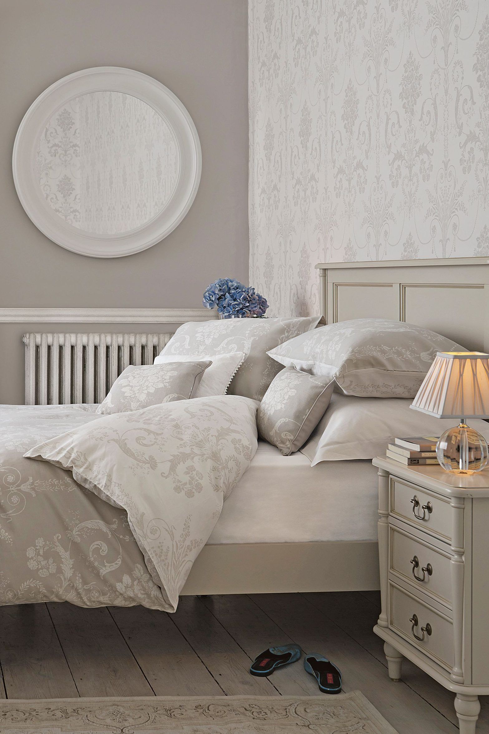 Laura Ashley Clifton 4ft 6 Bedframe in Dove Grey | Shackletons